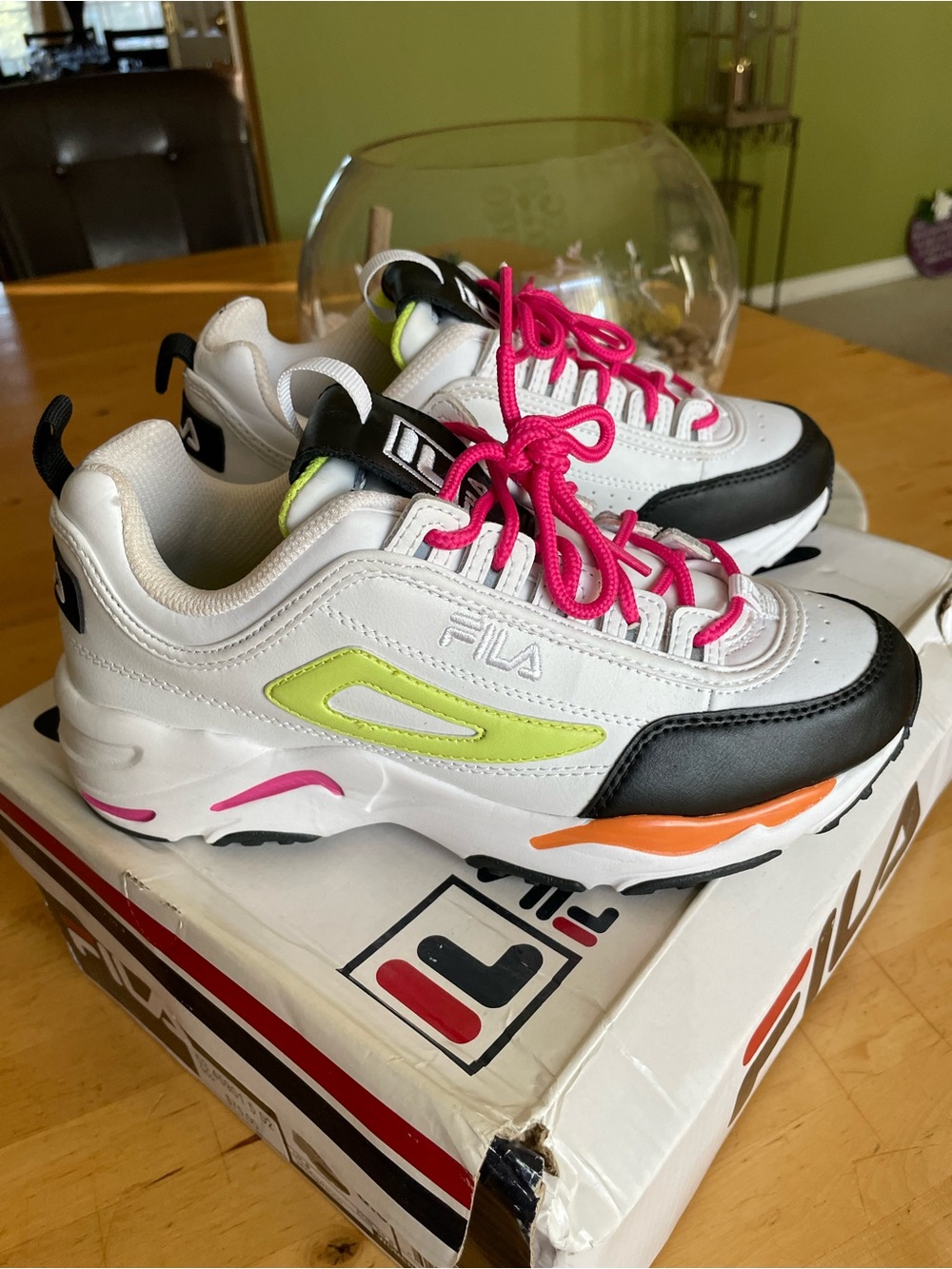 Fila Women’s White Sneakers with Pink Laces and Black Trim Size 8.5